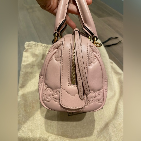 Gucci GG matelassé mini bag in pink leather - Picture 11 of 15